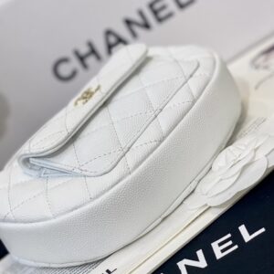 Túi Xách Chanel Hình Bán Nguyệt Siêu Cấp Màu Trắng 16cm (2)