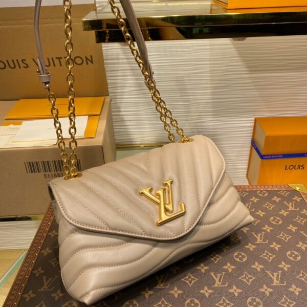 Túi Louis Vuitton LV New Wave Like Auth Cao Cấp Da Bò 24x14x9cm (2)