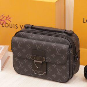 Túi Xách Hàng Hiệu Louis Vuitton LV Slock Taurillon Màu Xám 22x18x8cm (2)