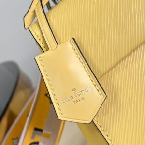 Túi Xách Nữ Louis Vuitton LV Clunny Rep 11 Cao Cấp Màu Vàng 20x16cm (2)